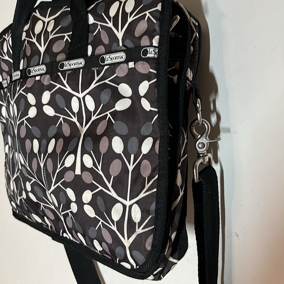 LESPORTSAC Messenger Travel Crossbody Bag - Picture 6 of 10